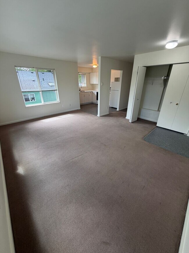 Photo - (560) 21st Street Duplex - 2 Bedroom / 2 Bathroom Unit 539