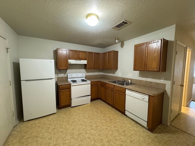 Photo - 196 Ryan Cir Unidad C