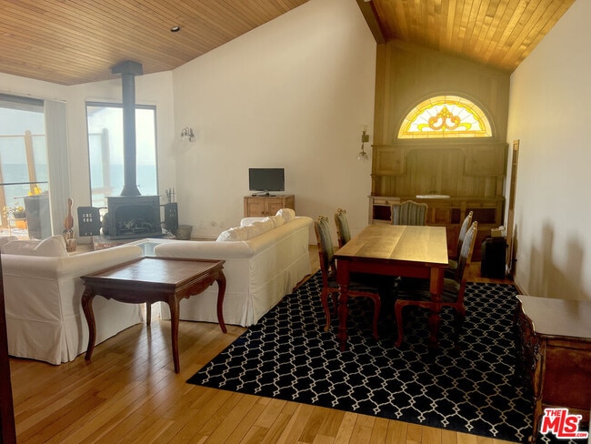 Photo - 24508 Malibu Rd