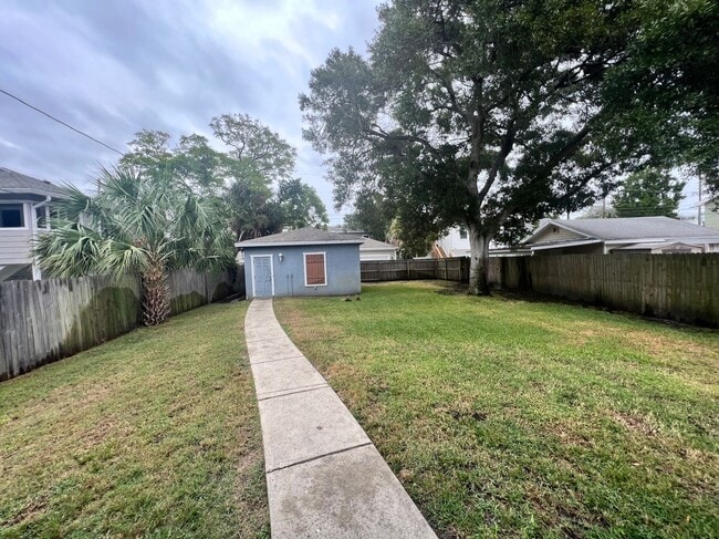 Photo - 4/3/2 HOME IN EDINA GARDEN OF EDEN