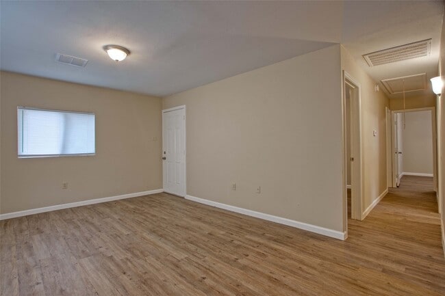 Photo - 10055 Hardison Ln