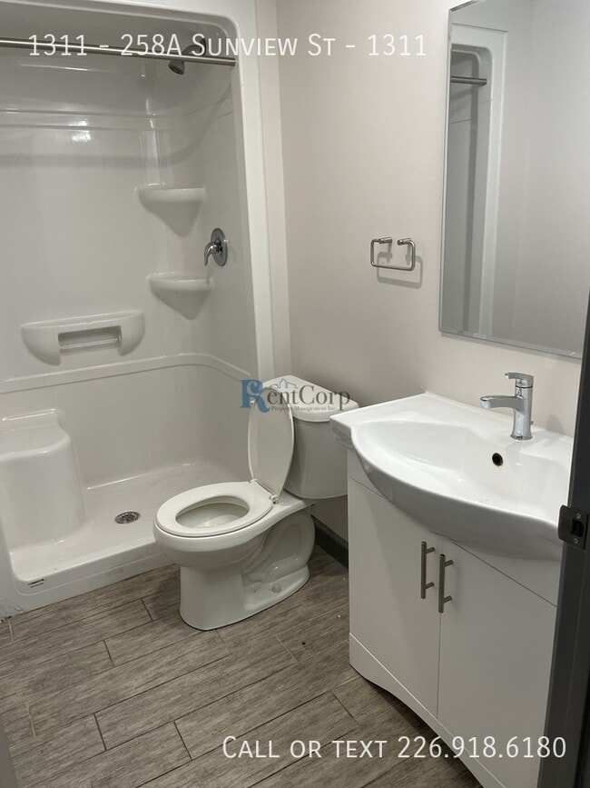 Photo - 258A-258A Sunview St