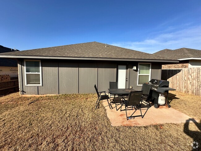 Building Photo - Updated 3-Bedroom, 2-Bath Home with Modern...