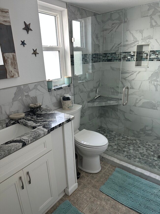 Photo - 584 Bay Esplanade Unit #3