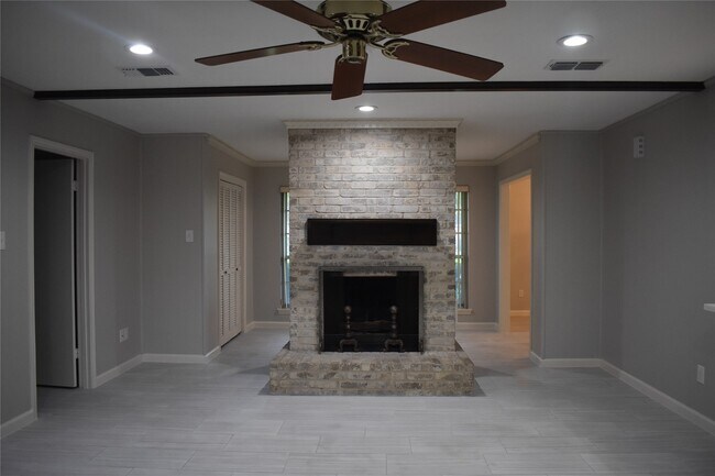 Photo - 3110 Springhill Dr