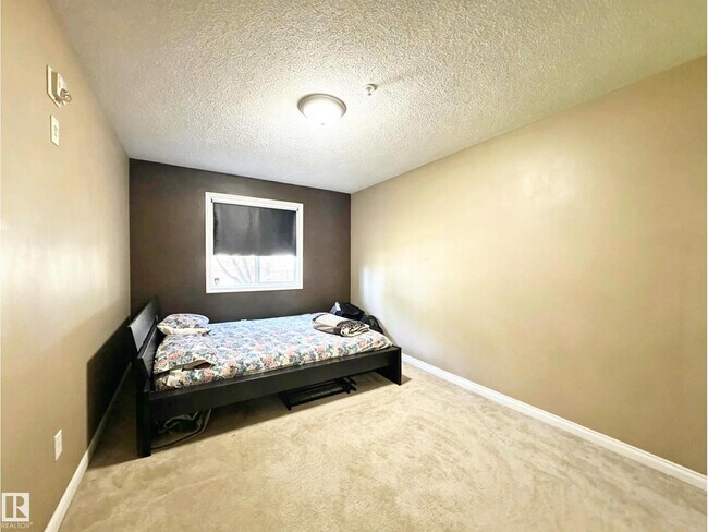 111 Edwards Dr SW