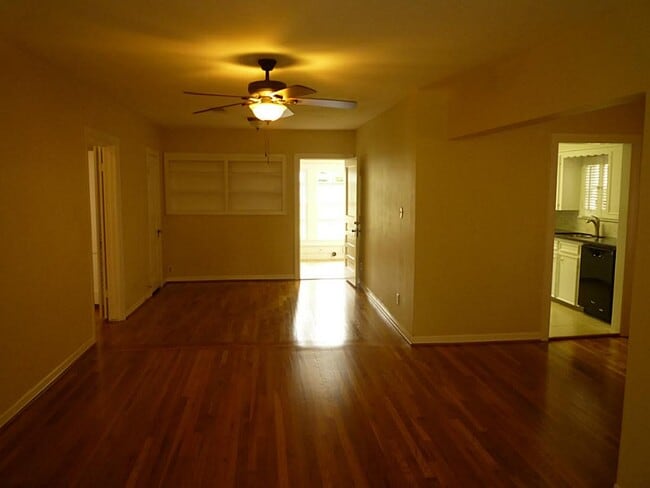 Photo - 4107 Riley St