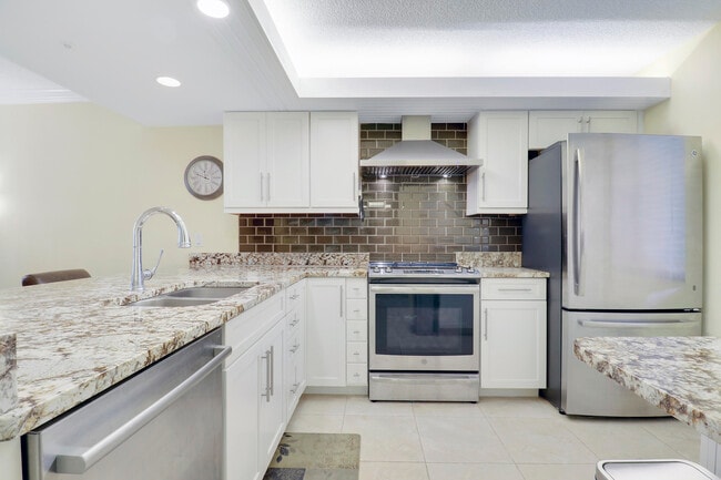 Photo - 1301 Seafarer Cir Unit 105