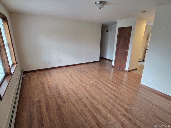 Photo - 369 New Unionville Rd