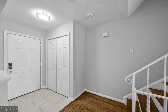 Photo - 2035 S Glebe Rd