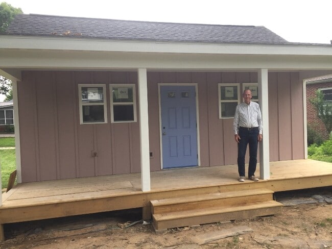 Building Photo - 606 Ray Ave