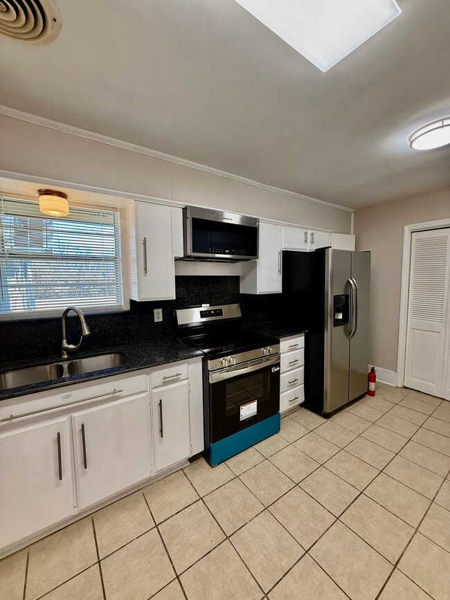 Photo - 2946 Madeira Dr