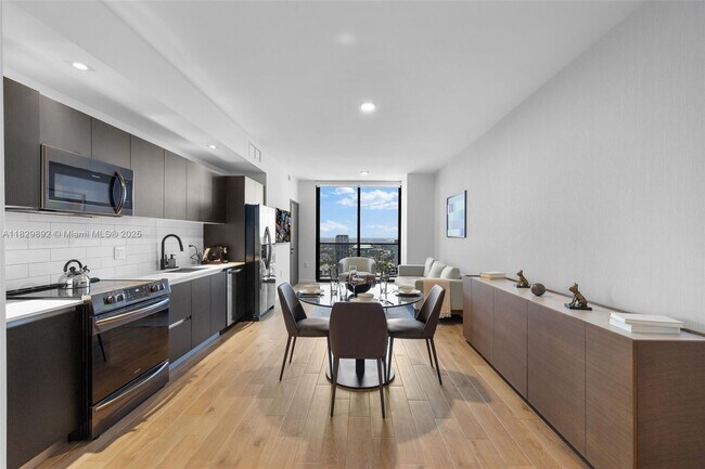 Photo - 398 NE 5th St Unidad 4418