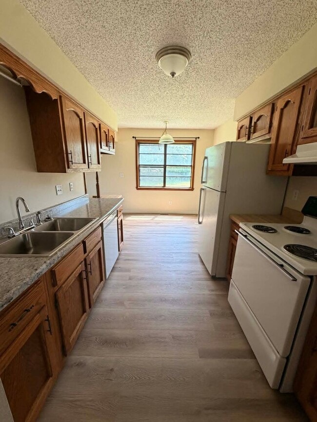 Photo - 2630-2632 E 2nd St Unit 2632 E 2nd St