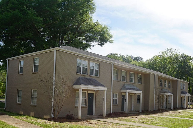 Photo - Sylacauga Oaks Apartments