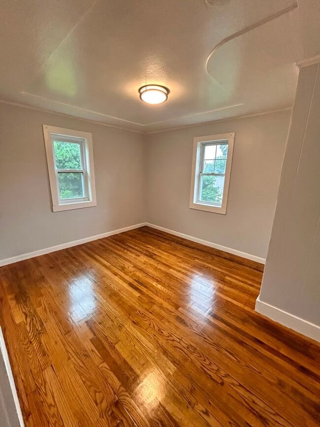 98 Cross St Unit 2
