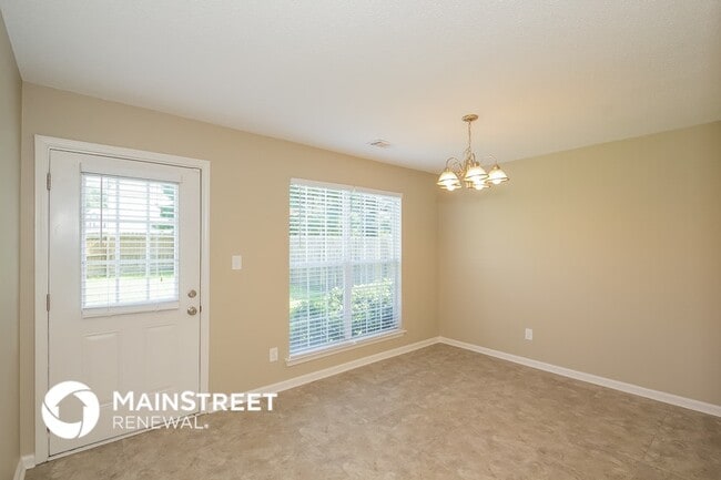 Photo - 1269 Creekview Cir