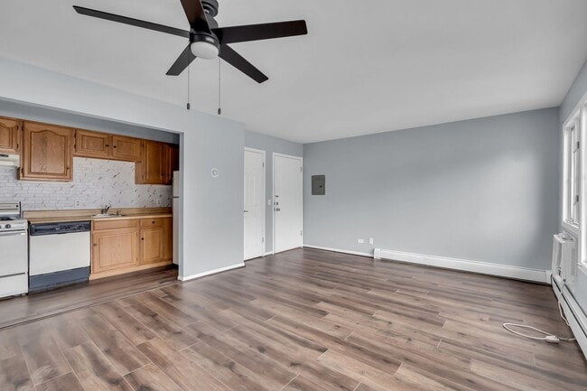 Photo - 1595 E 2nd St Unidad 2-# 2