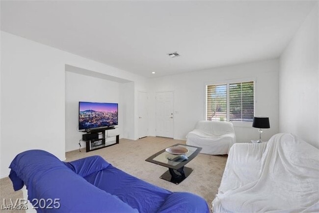 Photo - 1935 Valley Center Dr