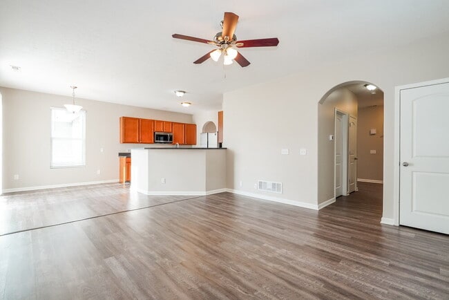 Photo - 5841 Marble Creek St