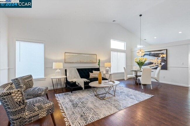 Photo - 4675 Christenson St