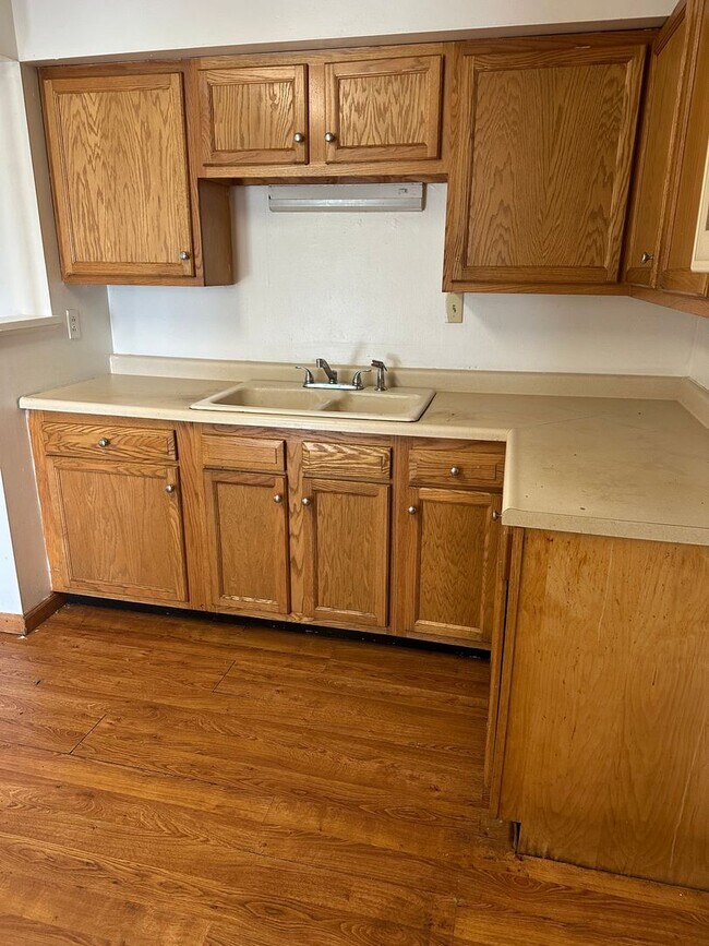 100 Woodland Rd Unit 2