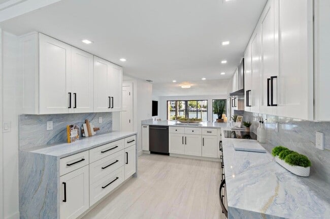 Photo - 1800 S Ocean Dr Unit 109
