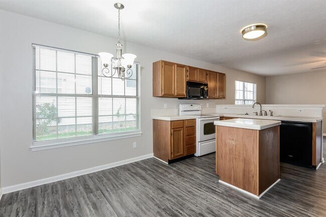 Photo - 2931 Scottsdale Dr