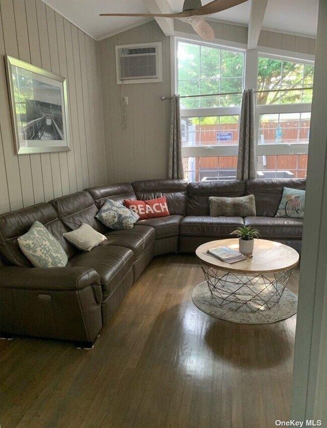 19 Champlain Walk