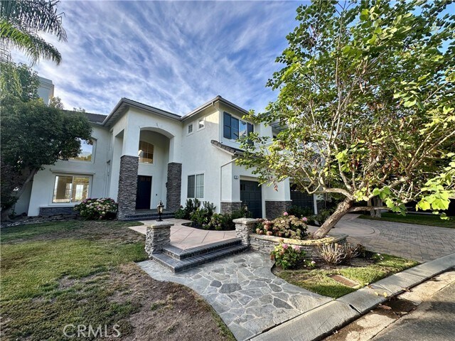 8 Danville Dr