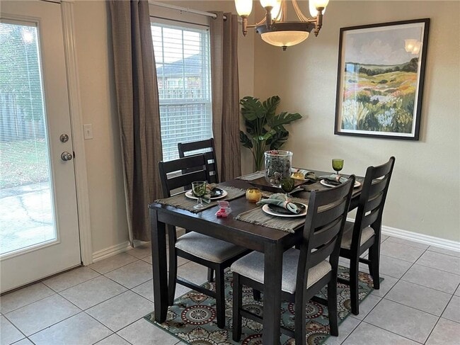 Photo - 3909 SW Surrey Ave