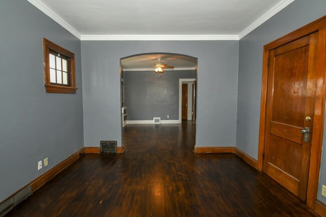 Photo - 18911 Locherie Ave