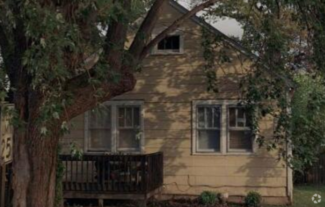 Building Photo - Adorable 2BR/1BA house
