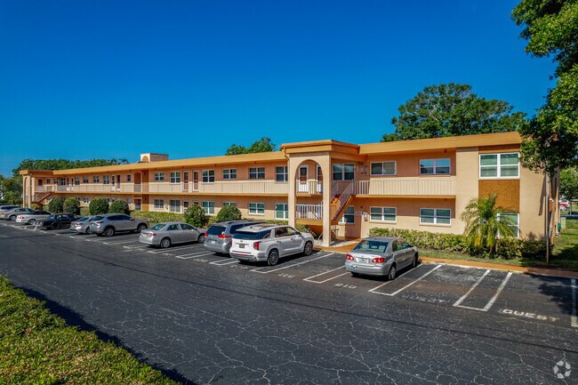 Photo - Parkwood Square Condominiums