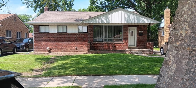 Building Photo - 14430 Pearson St Rental