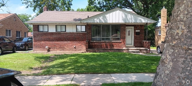 Building Photo - 14430 Pearson St Rental