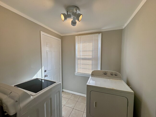 Photo - 2507 W Fayette St