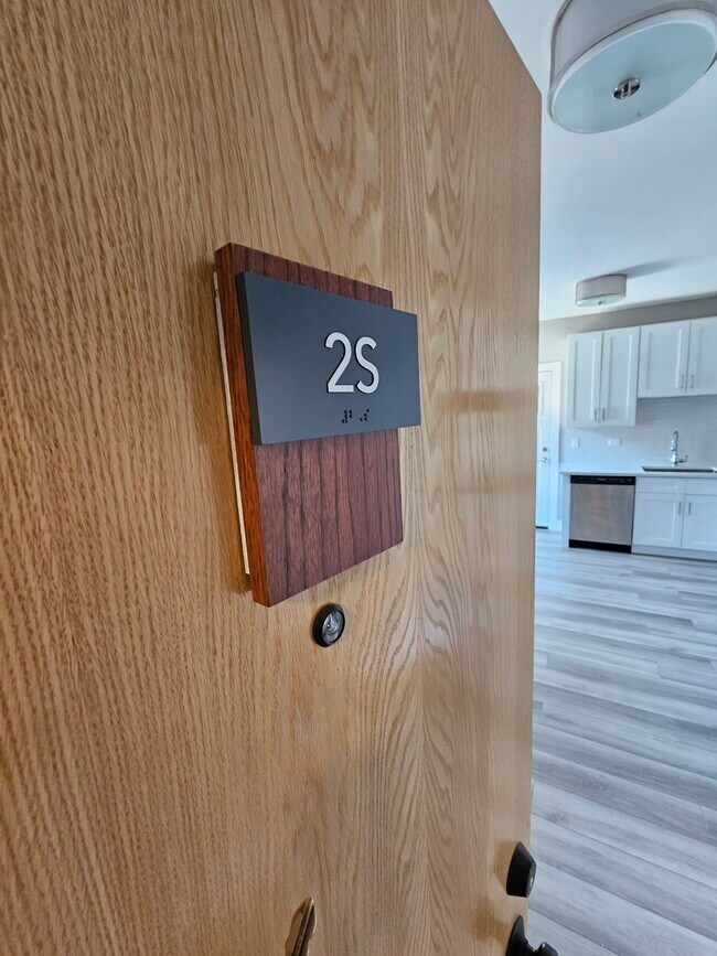 Photo - 3931 N Janssen Ave