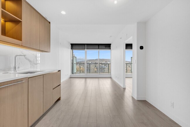 Photo - 4308-4890 Lougheed Highway Unité 4308