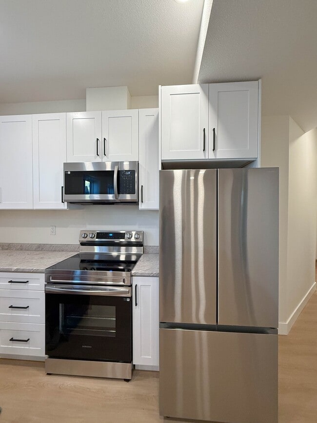 Photo - 11515-1102A 102A St