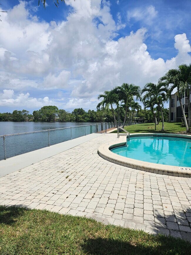 Photo - 630 Southwind Cir