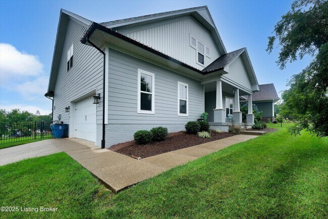 Photo - 825 Artisan Pkwy