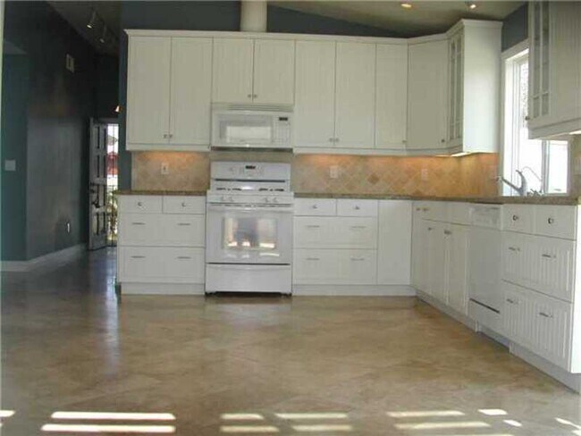 Photo - 131 Nixon Cir