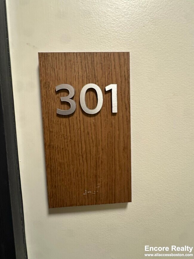 Building Photo - 1200 Massachusetts Ave Unit 307