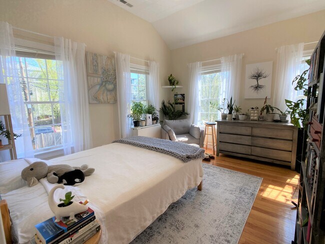 Photo - 14 Flint St Unit 1