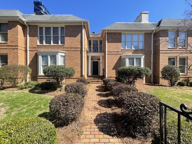 Building Photo - 175 Corbin Ave