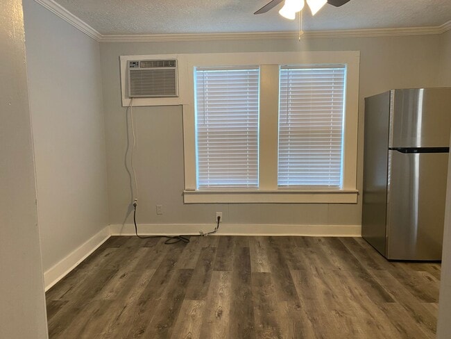 Photo - Updated 3/1 North LC with appliances