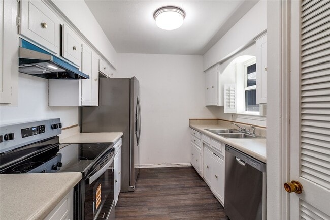 Photo - 15825 El Estado Dr