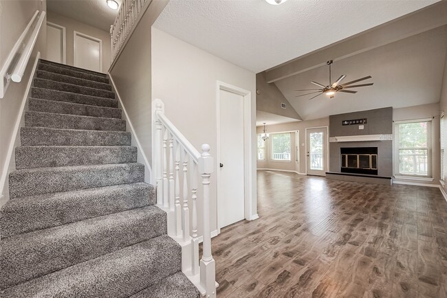 Photo - 131 Cove Cir