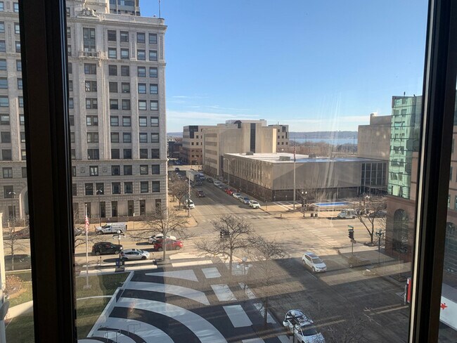 Twin Towers 6th Floor Condo For Rent In Peoria Il Forrent Com